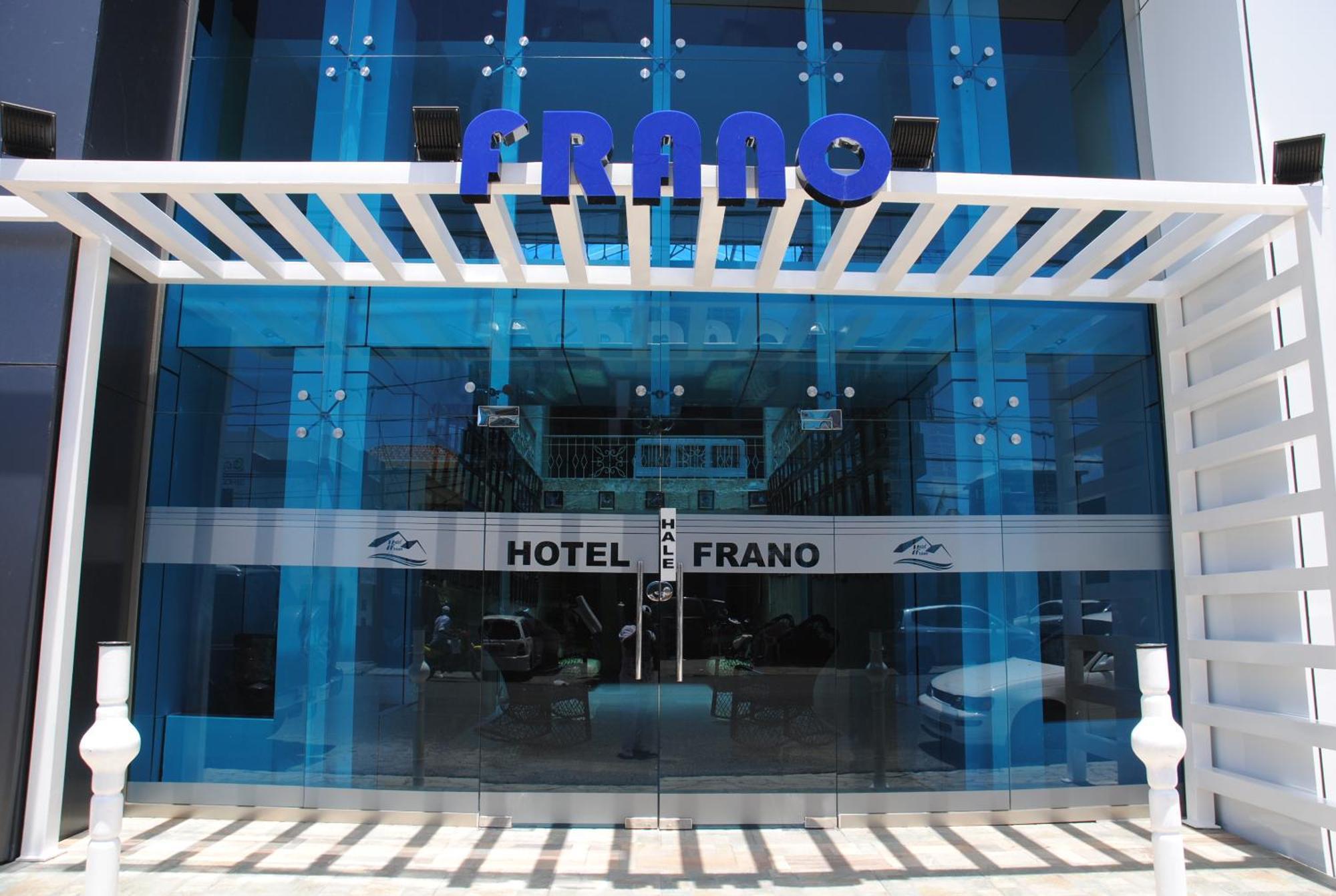 לה רומנה Hotel Frano Romana Center מראה חיצוני תמונה